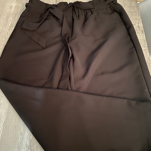 Reitmans paper bag pants *petite* - Picture 2 of 2